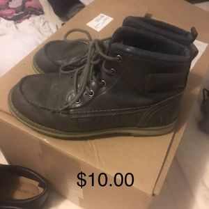 Boys shoes size 5